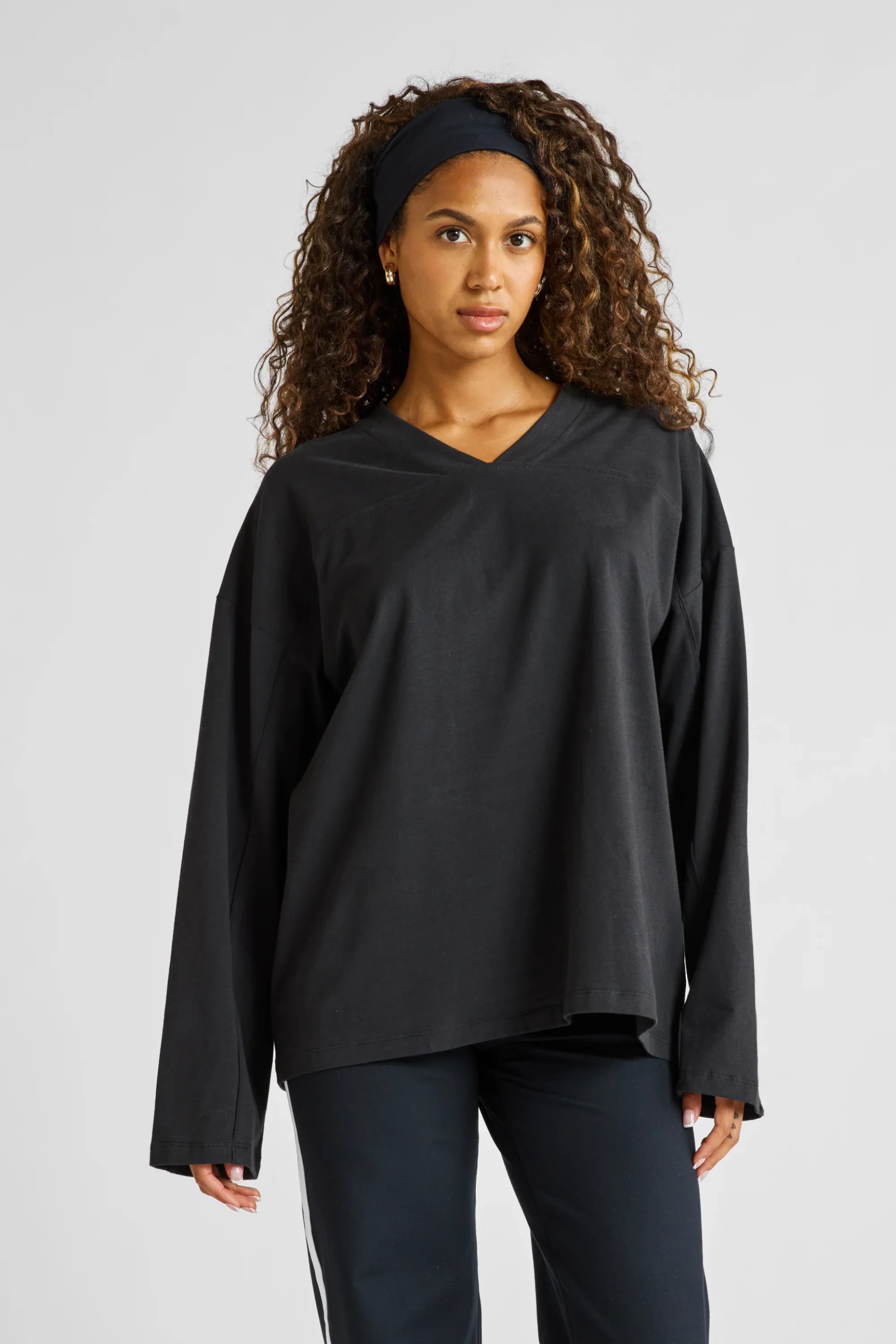 Oversized V-Neck Long Sleeve - Image 4