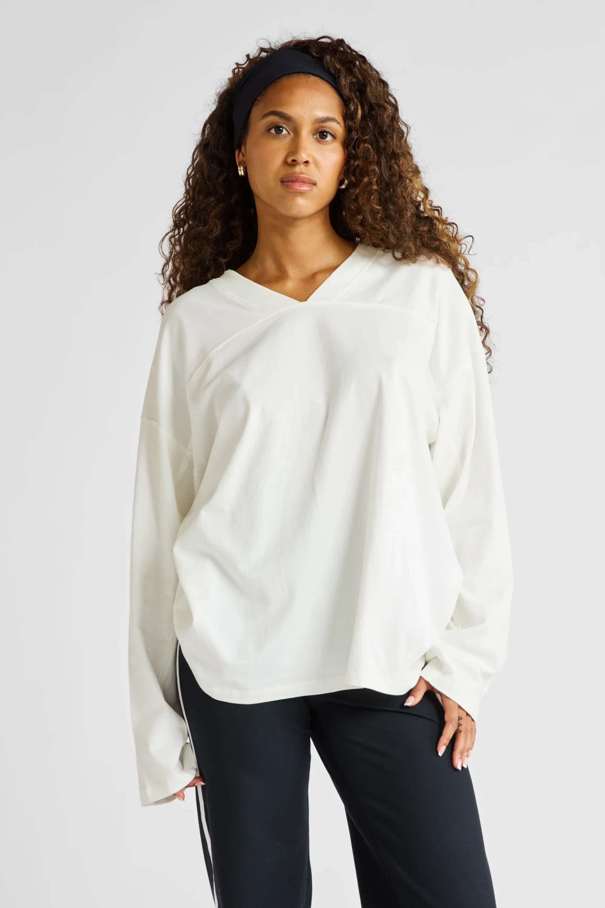 Oversized V-Neck Long Sleeve - Image 4