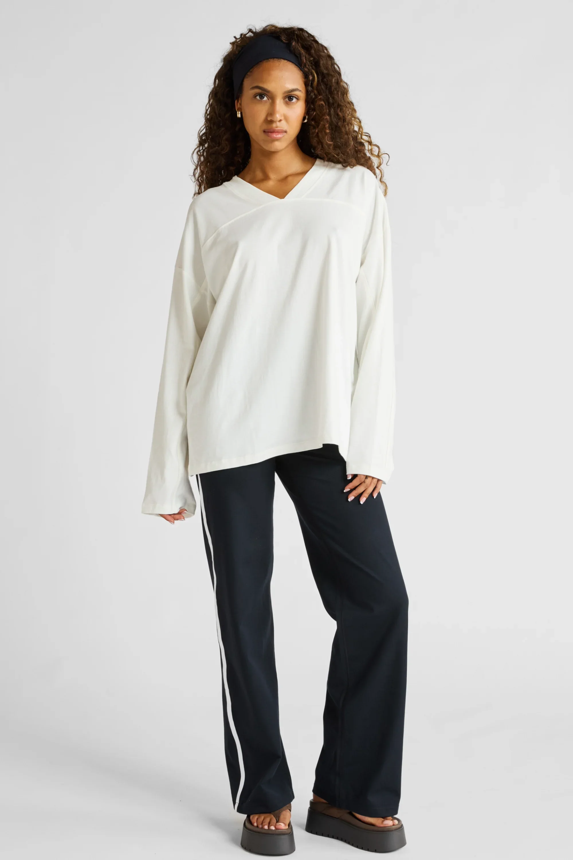 Oversized V-Neck Long Sleeve - Image 5